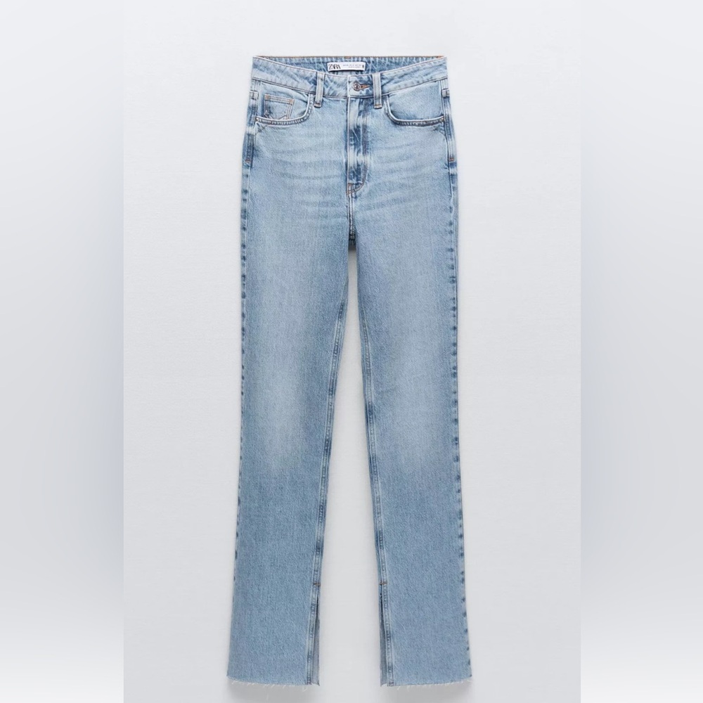 NWOT ZARA SLIM FLARED SLITTED HIGH RISE
SIZE: 26